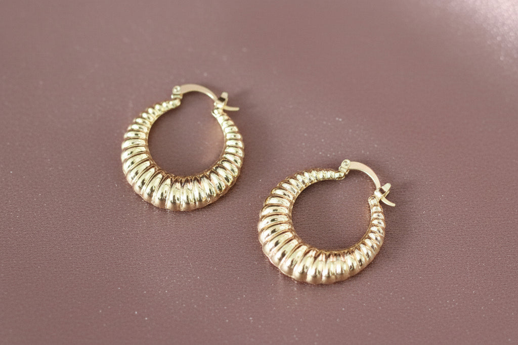 The Sofia Ribbed Hoops